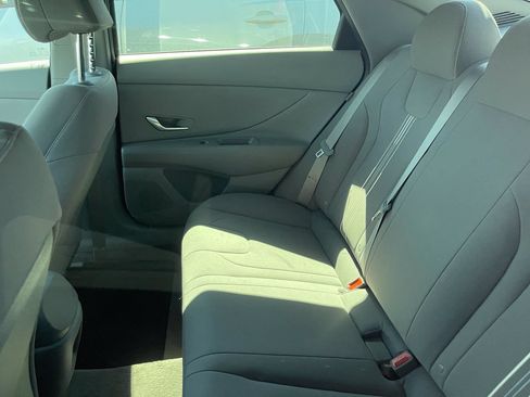 Used 2024 Hyundai Elantra SEL FWD image 10