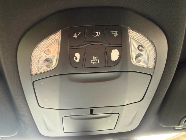 Used 2020 Chrysler Pacifica Touring-L FWD image 36