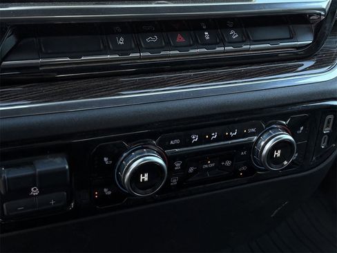 Used 2024 GMC Sierra 2500 SLE image 20