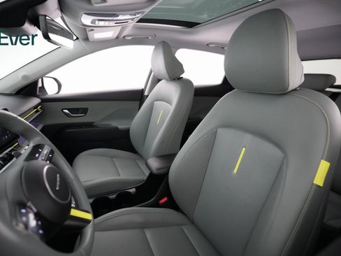 Used 2024 Hyundai Kona Limited image 7