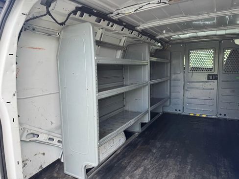 Used 2013 Chevrolet Express 3500 image 17