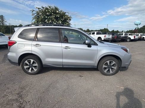 Used 2018 Subaru Forester 2.5i Premium w/ All-Weather Package AWD/4WD image 3