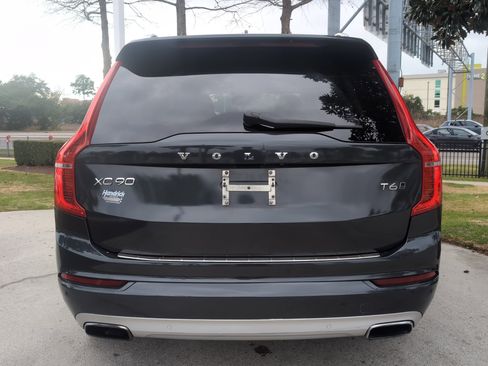 Used 2016 Volvo XC90 T6 Momentum w/ Momentum Plus Package image 9
