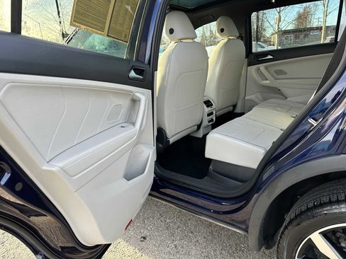 Used 2022 Volkswagen Tiguan SEL R-Line image 15