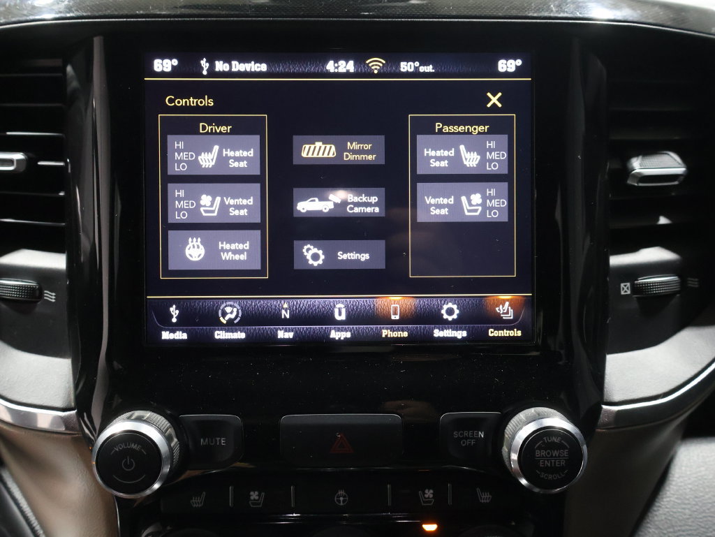 Used 2019 RAM 1500 Laramie AWD/4WD image 32