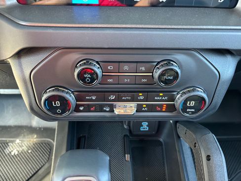 New 2025 Ford Bronco Badlands image 30