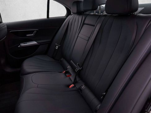New 2026 Mercedes-Benz E 350 4MATIC Sedan image 20