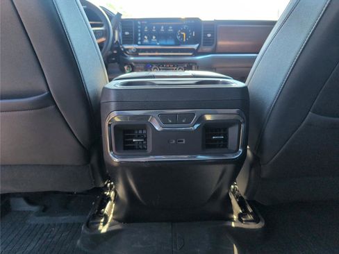 Used 2024 Chevrolet Silverado 2500 High Country w/ High Country Premium Package AWD/4WD image 31