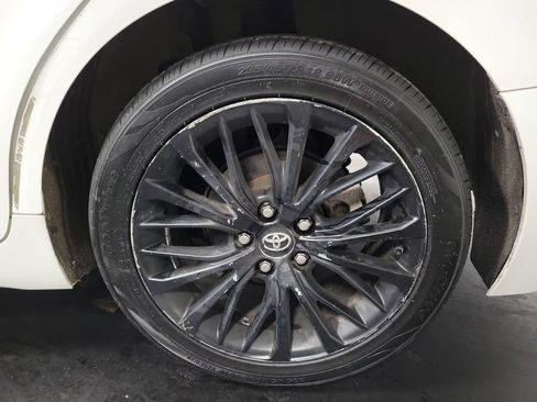 Used 2019 Toyota Camry SE FWD image 10