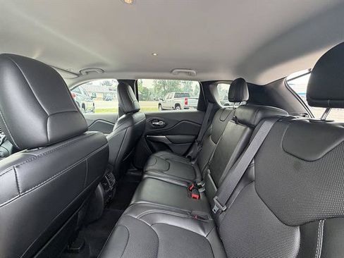 Used 2019 Jeep Cherokee Limited w/ Luxury Group AWD/4WD image 25
