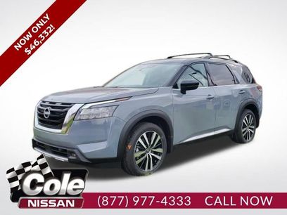 New 2025 Nissan Pathfinder Platinum w/ Cargo Package