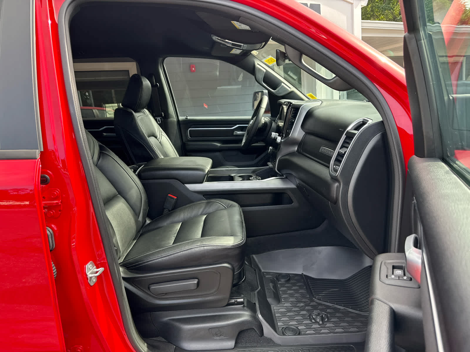 Used 2025 RAM 1500 Big Horn AWD/4WD image 17