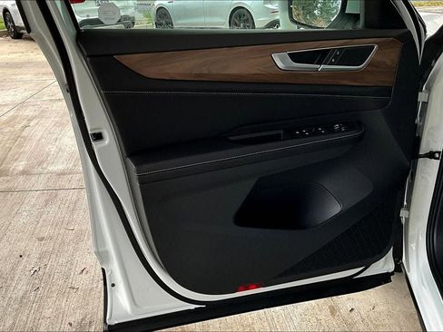 New 2026 Volkswagen Atlas SE image 26