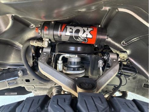 Used 2020 RAM 1500 Laramie w/ Off Road Group image 15