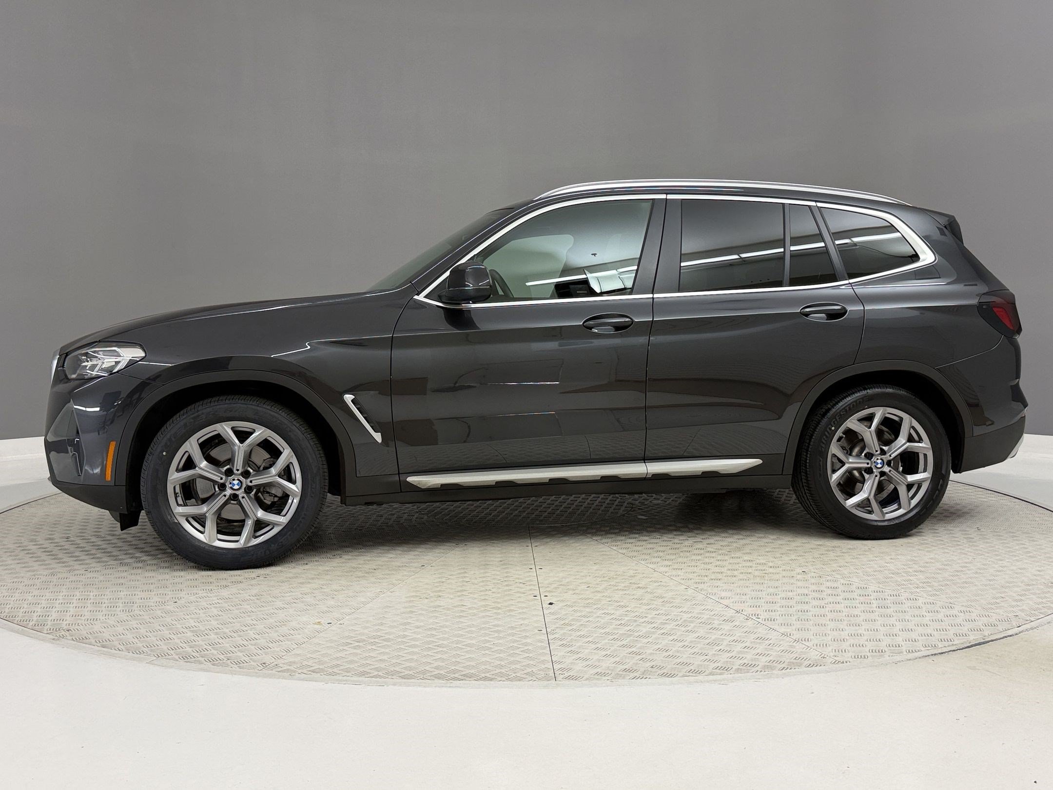 Certified 2024 BMW X3 sDrive30i w/ Premium Package RWD image 2