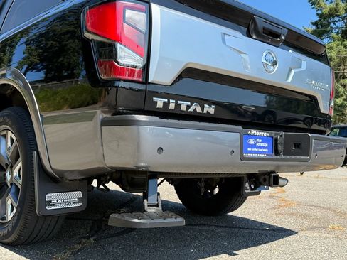 Used 2021 Nissan Titan Platinum Reserve w/ Moonroof Package RWD image 38