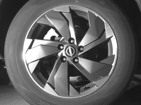 Used 2024 Nissan Rogue SV image 15