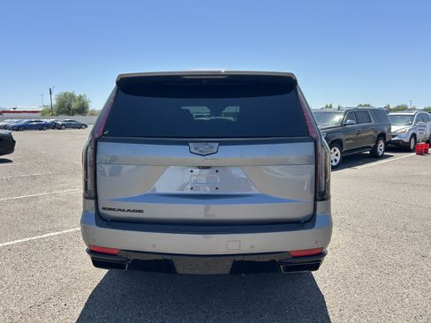 Used 2021 Cadillac Escalade Sport w/ LPO, ONYX Package AWD/4WD image 4