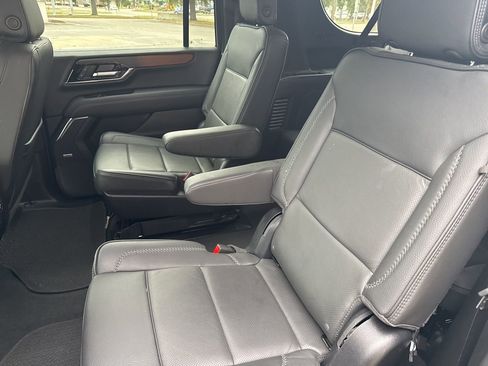 Used 2025 GMC Yukon XL Denali image 27