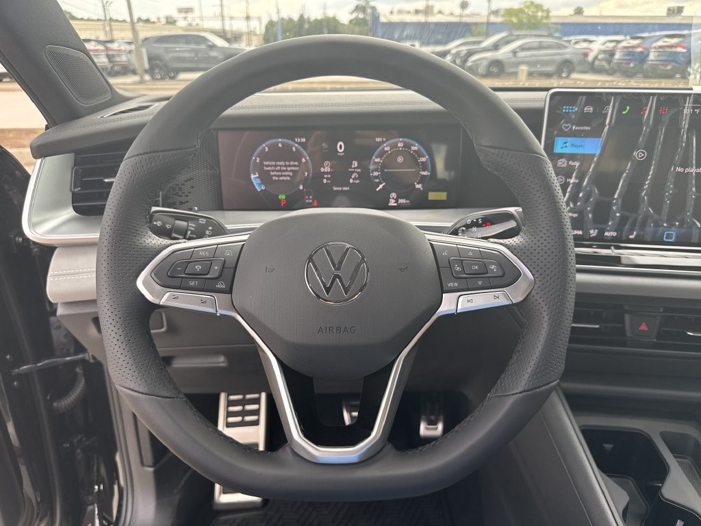 New 2026 Volkswagen Tiguan SE R-Line FWD image 14