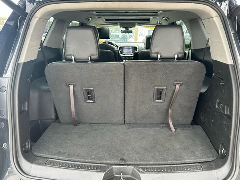 Used 2018 GMC Acadia SLT w/ LPO, Floor Liner Package FWD image 18