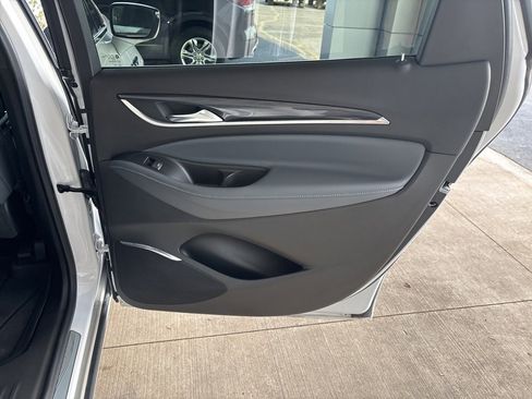 Used 2022 Buick Enclave Essence image 31