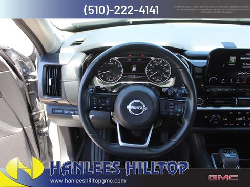 Used 2022 Nissan Pathfinder SL w/ SL Premium Package FWD image 18
