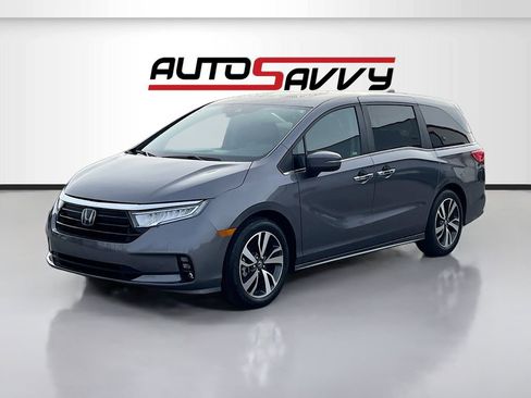 Used 2024 Honda Odyssey Touring image 3