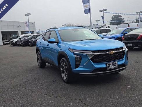 New 2026 Chevrolet Trax LT image 3