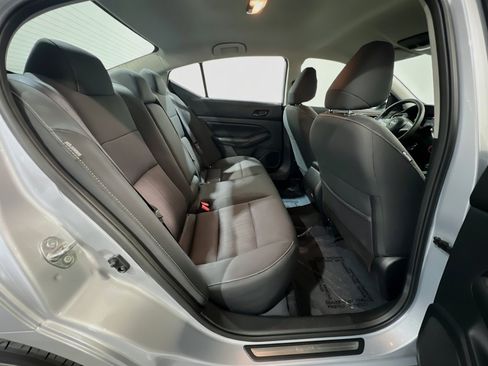 Used 2025 Nissan Altima 2.5 SV FWD image 18