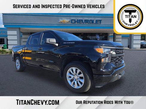 Used 2024 Chevrolet Silverado 1500 Custom image 1