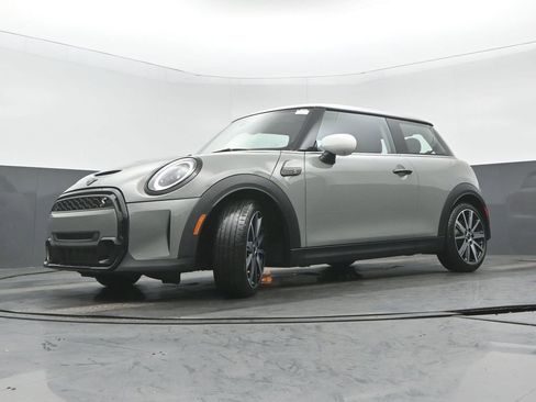 Used 2023 MINI Cooper S w/ Signature Upholstery Package image 27
