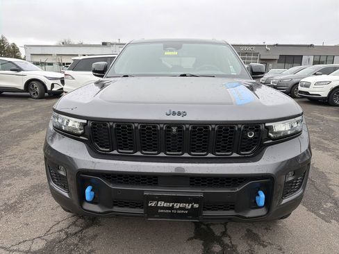 Used 2022 Jeep Grand Cherokee Trailhawk w/ Advanced Protech Group II image 8