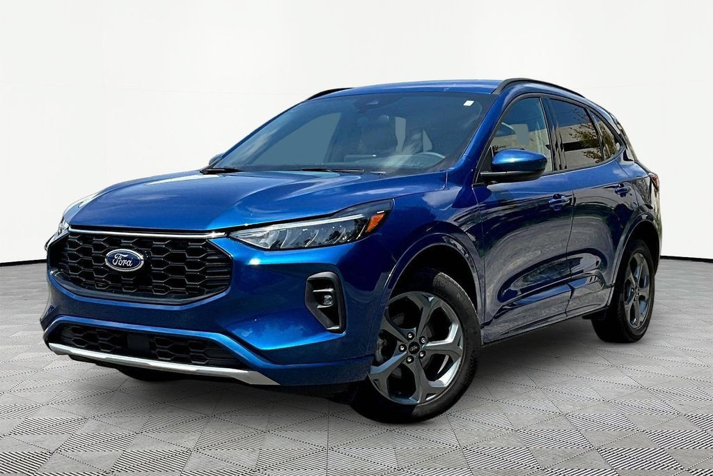 Used 2023 Ford Escape ST-Line Select w/ Class II Trailer Tow Package AWD/4WD image 1