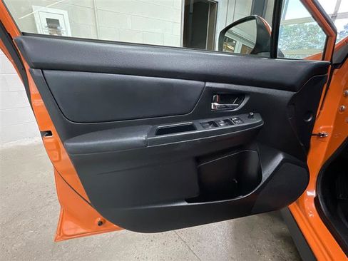 Used 2014 Subaru Crosstrek 2.0i Limited w/ Popular Package #2 image 10