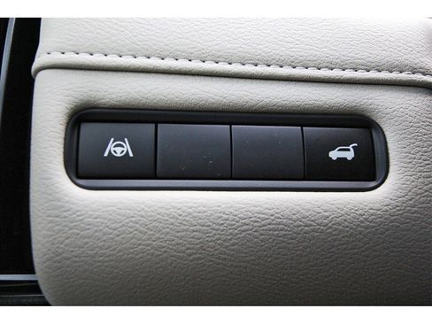 New 2025 Nissan Armada Platinum image 14