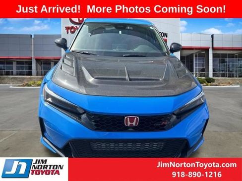 Used 2023 Honda Civic Type R image 2