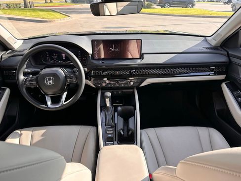 Used 2024 Honda Accord Touring image 18