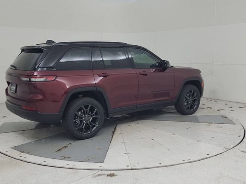 New 2025 Jeep Grand Cherokee Limited image 15