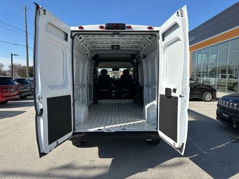 Used 2025 RAM ProMaster 2500 w/ Convenience Group FWD image 12