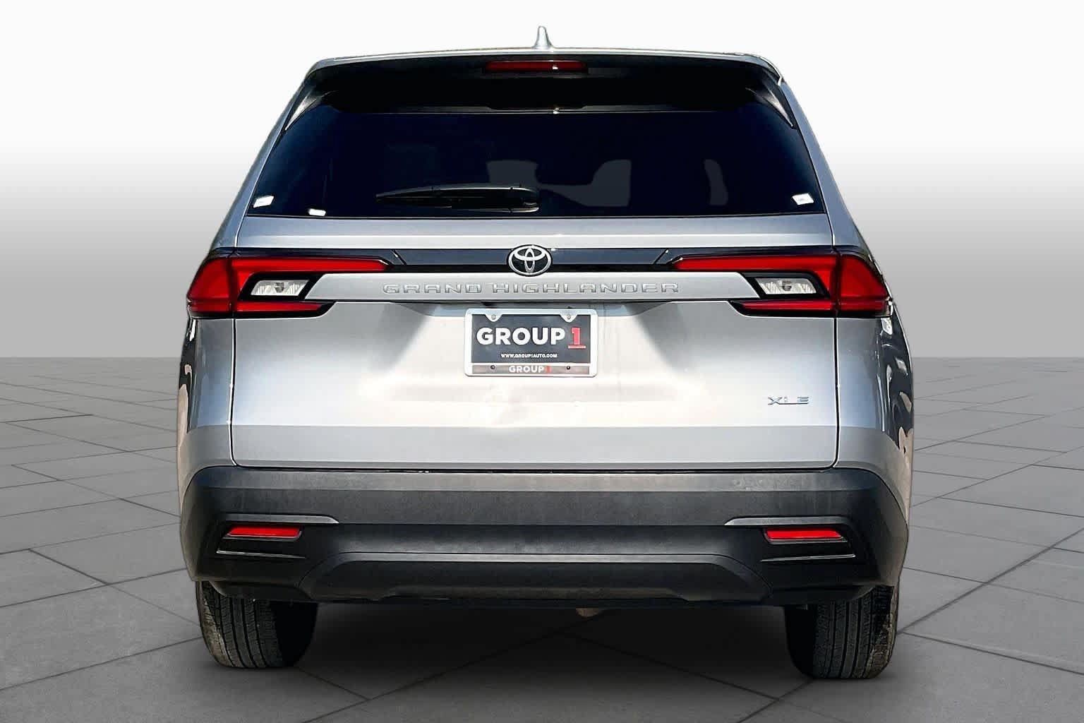 Used 2026 Toyota Grand Highlander FWD image 5