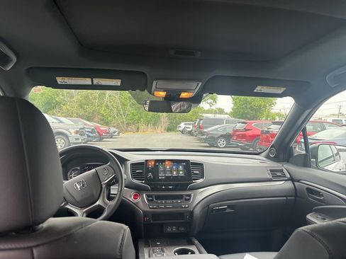 Used 2024 Honda Passport EX-L image 10