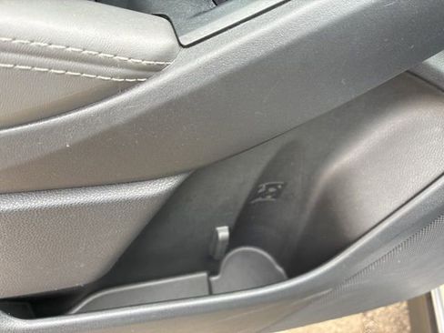 Used 2025 Subaru Crosstrek 2.0i Premium AWD/4WD image 11