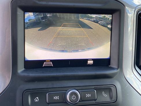 Used 2021 GMC Sierra 1500 4x4 Crew Cab w/ Sierra Value Package image 14