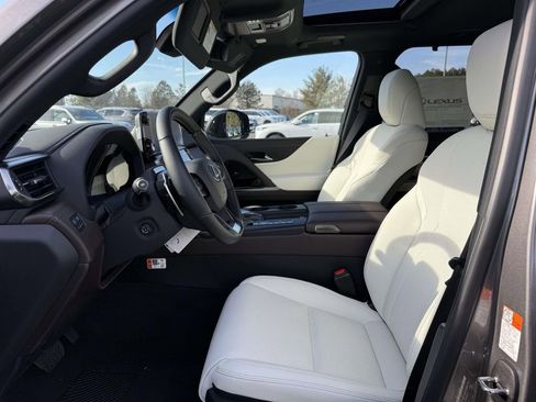 New 2026 Lexus LX 600 4WD w/ Luxury Package image 12