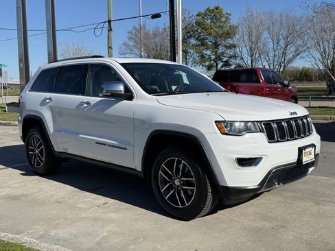 Used 2017 Jeep Grand Cherokee Limited image 2