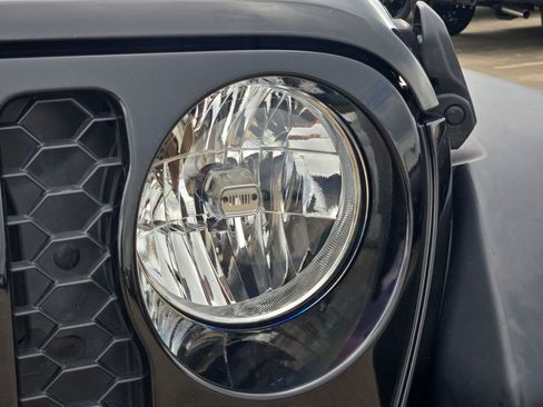 Used 2024 Jeep Wrangler Sport AWD/4WD image 12