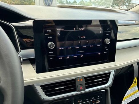 New 2026 Volkswagen Taos SE AWD/4WD image 10