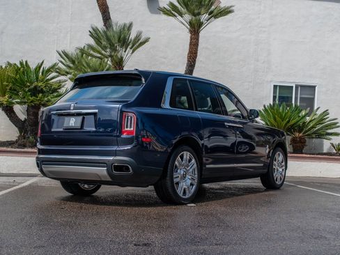 Certified 2019 Rolls-Royce Cullinan image 2