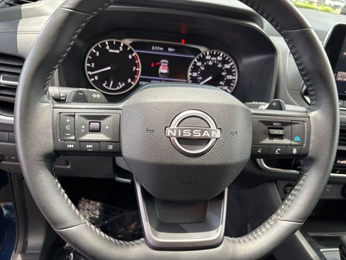 Used 2025 Nissan Rogue SV FWD image 29